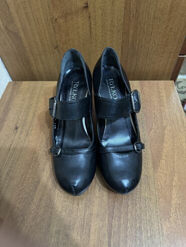 женские черные кожаные туфли: Туфли 38, цвет - Черный