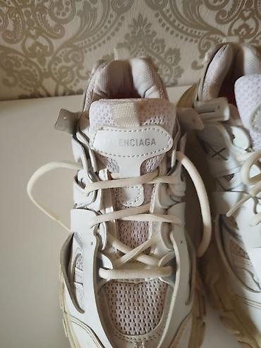 don modeleri: Balenciaga Track ağ krossovkalar - Model: Balenciaga Track - Rəng — 4