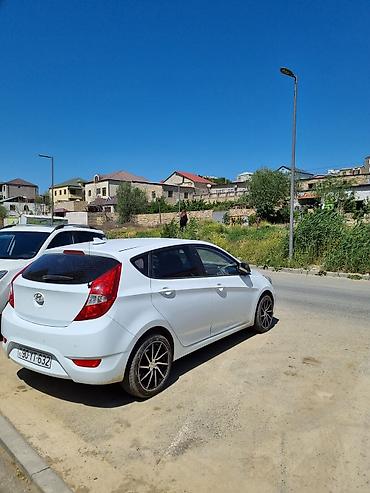 accent duman: Hyundai Accent: 1.6 l | 2017 il Hetçbek — 2