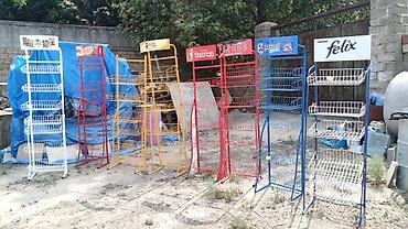 Digər biznes avadanlığı: Mağaza vitrinləri üçün metal stendlər - Məhsul: Tel karkaslı, sərt — 1