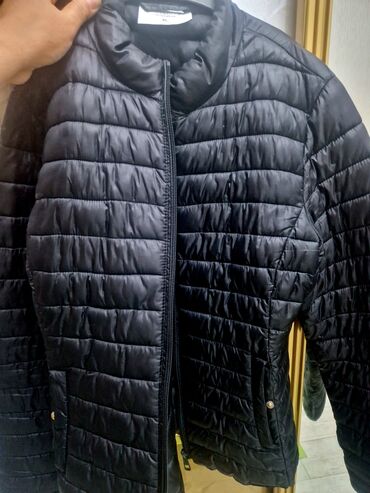 размер пескоблока: Женская куртка L (EU 40), цвет - Черный