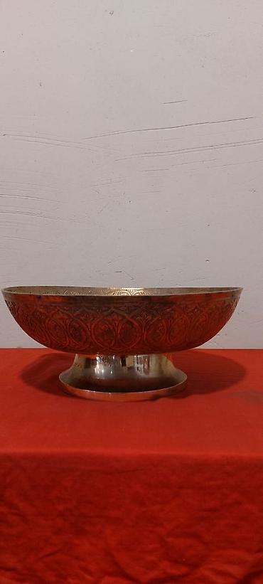 İncəsənət və kolleksiyalar: Materialı latundur. Diametri 25 sm — 2