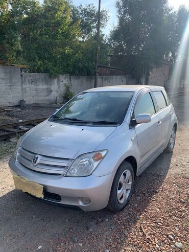 Toyota: Toyota ist: 2003 г., 1.5 л, Автомат, Бензин, Седан