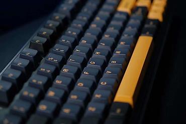 logitech g102 lightsync: Клавиатура, Механическая, Bluetooth, Проводное подключение, Размер: 75% — 3