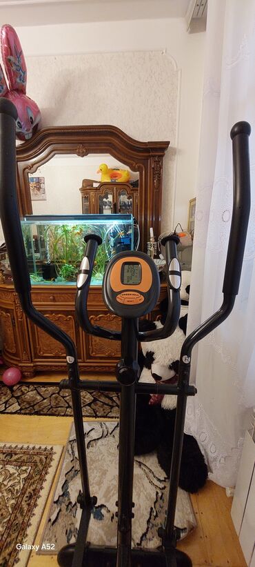 Elliptik trenajorlar: Elliptik trenajor – Green Hill Xüsusiyyətlər: - 2-si 1‑də: elliptik — 3