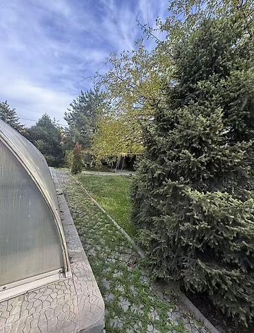 Продажа коттеджей и домов: 🏡 Срочно продаётся большой и просторный дом в Бишкеке! Продаётся — 3