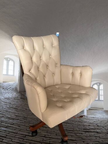 сари новое: Кресло для кабинета руководителя регулируемое, роскошное, кожаное