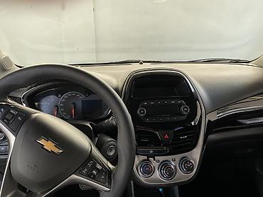 r2: Chevrolet Spark: 2016 г., 1 л, Вариатор, Бензин, Хэтчбэк — 9