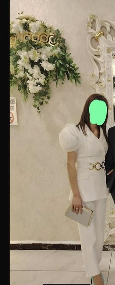 cins: Yepyenidir.Yalniz 1 ce defe geyilib.250 Azn alinib.Ağ rəngli qadın — 1
