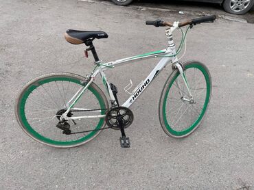 Срочно продам велосипед размер колеса 28 состояние идеальное сел и