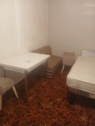 Uzunmüddətli kirayə mənzillər: Metro elmlere yaxın 2otaglı heyet evi kirayə verilir obsi heyedir — 14