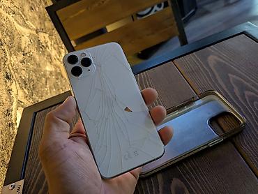 Apple iPhone: IPhone 11 Pro, Б/у, 64 ГБ, Белый, Чехол, 65 % — 11