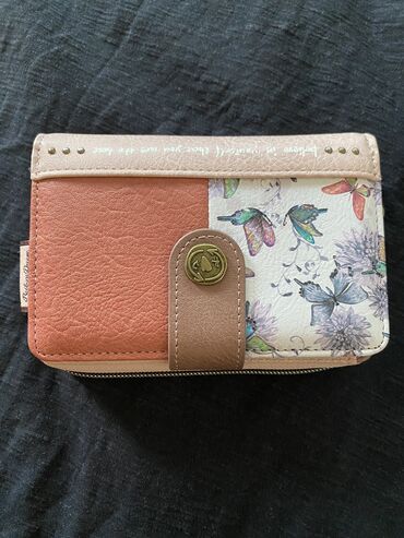 zenska sirina ramena: Women's wallet