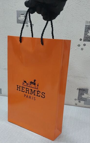 Digər aksesuarlar: Hermes şərfi, xanımlar üçün, təzədir, keyfiyyətlidir. Model: Hermès — 14