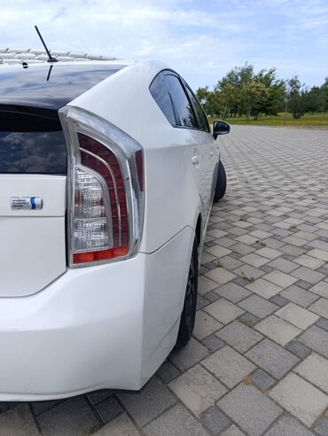 Toyota: Toyota Prius: 1.8 l | 2013 il Hetçbek — 7