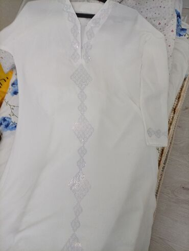 платье футляр с открытыми плечами: Белое женское платье-абайка из Мекке привезла белый новый