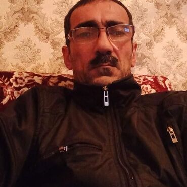 kişi üçün qara qış gödəkçələr: ABOY İWİ VE LAMİNAT İWLERİ AXTARİRAM - Rəng: qara - Material