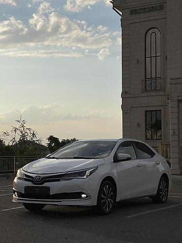 corolla 2022: Toyota Corolla: 2020 г., Гибрид, Седан — 1