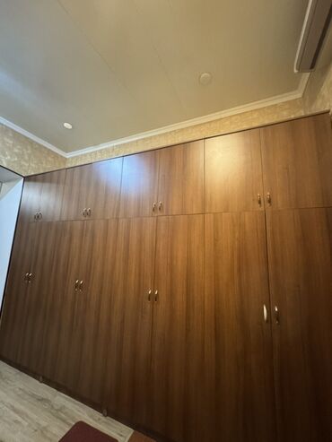 otag qapi: Açılan, 6 qapı Düz dolab, Qarderob, paltar dolabı