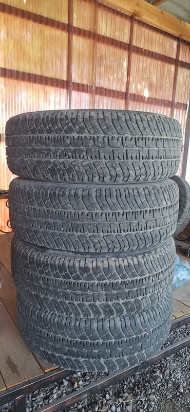 грузовик шины: Шины 235 / 70 / R 16, Б/у, Комплект, Michelin