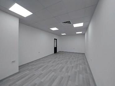 red centr: Сдаю The entire office: Сдаю Банковское отделение, Колл-центр, Нотариус, 450 м², В бизнес центре, С ремонтом, 1 линия, С отдельным входом, С отдельным сан узлом — 8
