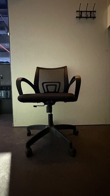 Классическое кресло, Офисное, Б/у