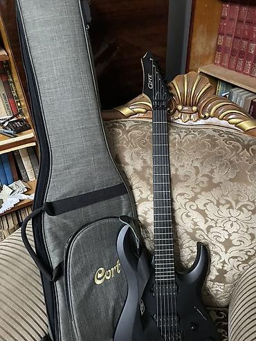 klas 6: Salam. Cort x500 menace gitara satılır. Gitarada bir cızıq belə — 1