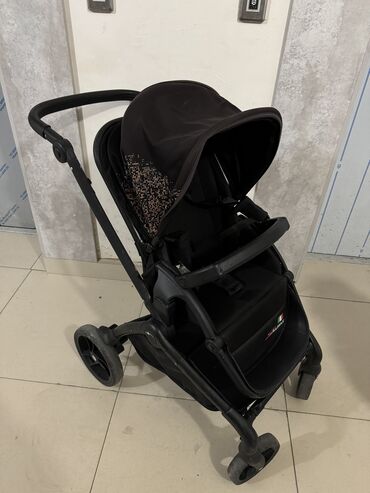 коляска peg perego: Коляска, цвет - Черный, Б/у