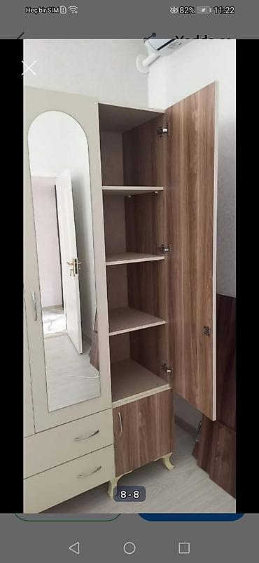 Geniş həcmli paltar şkafı - Model: iki aynalı orta bölmə, dörd