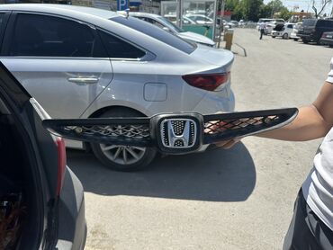Капоты и комплектующие: Накладка на капот Honda, Б/у, Оригинал