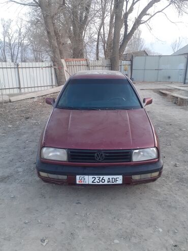 Volkswagen: Volkswagen Vento: 1992 г., 1.8 л, Механика, Бензин, Седан