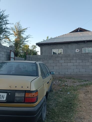 автомобили пасат: Volkswagen Passat: 1989 г., 1.8 л, Бензин, Седан