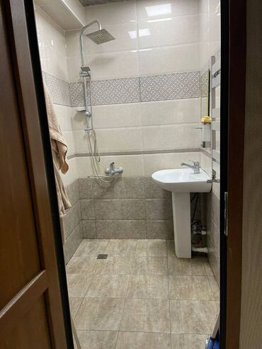 Uzunmüddətli kirayə mənzillər: Binəqədi rayonu Memar əcəmi metrosunun yaxınlığında, yeni tikili 13 — 7