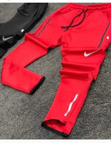 Trenerke: Cena 2300 dinara 
Mokra likra 
Veličine S M L XL XXL — 10