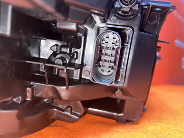 Передние фары: Передняя левая фара Mercedes-Benz Новый, Оригинал — 12