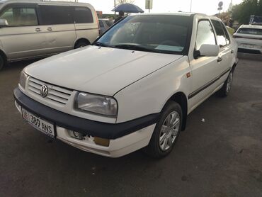 салон volkswagen: Volkswagen Vento: 1992 г., 1.8 л, Механика, Бензин, Седан