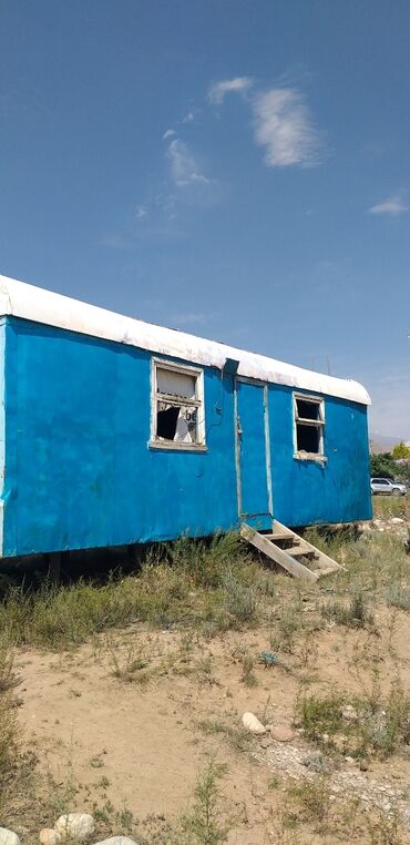 токмок гараж: Срочно Продаётся вагон,Есть торг! 24квм Утепленный,без лицевых окон