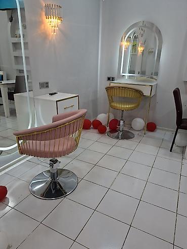 Salon, tibbi mebel dəsti: Salon mebeli dəsti Tərkib: - Resepsiyon/administrator stolu — 8