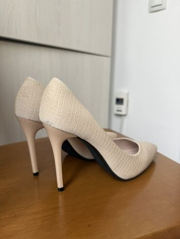 Другая женская одежда: Подборка женской одежды: 1) Кофта трикотажная серого цвета - Фасон — 13