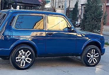 Niva diski satilir tekce barter olunur zavod disk yekeri + pul LADA