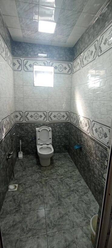 Həyət evləri və villaların satışı: Ev 4 sot torpaqda yerləşir. 3 otaq, 1 qonaq otağı, mətbəx və sanitar — 10