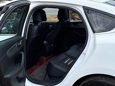 BYD: BYD Qin: 2021 г., Автомат, Гибрид, Фастбек — 4