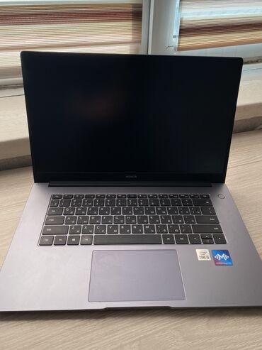 хонор ноутбук: Ультрабук, 8 ГБ ОЗУ, Intel Core i3, 15.6 ", Б/у, Для несложных задач, память SSD