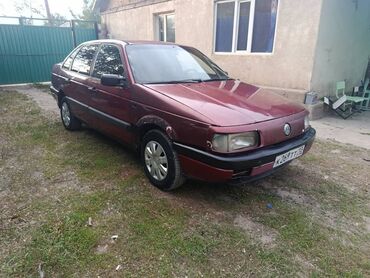 срочно срочно продаю машина: Volkswagen Passat: 1988 г., 1.8 л, Механика, Бензин, Седан