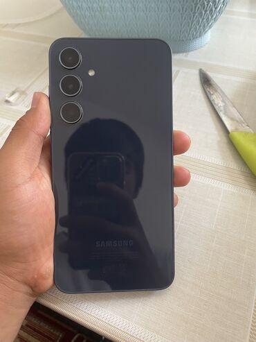 пассивное сетевое оборудование planet: Samsung Galaxy A35, Колдонулган, 128 ГБ, түсү - Кара, 2 SIM