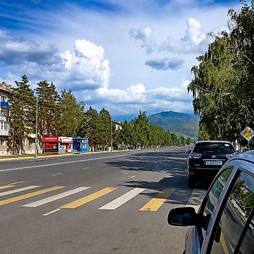 восточный парк 2: 🏡 Сдается уютная 2-комнатная квартира посуточно в Караколе! Ищете — 7