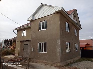 Продажа коттеджей и домов: Тихом и благополучном районе. Дом построен из жженого кирпича, воденой — 4