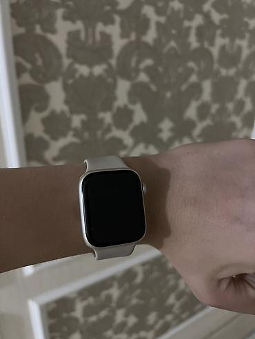 honor win: Умные часы в стиле Apple Watch с прямоугольным корпусом и сенсорным — 1
