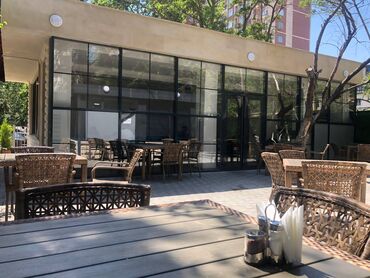Restoran, kafelər: 28 may metrosuna yaxin 80 kv sahəsi olan kafe 3500azn icarəyə — 3