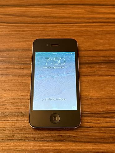 Apple iPhone: IPhone 4S, 16 GB, Qara — 5